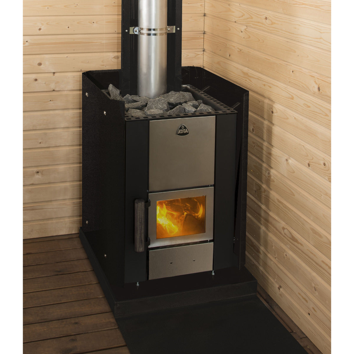 Narvi Kuru protective wall set installed on the stove